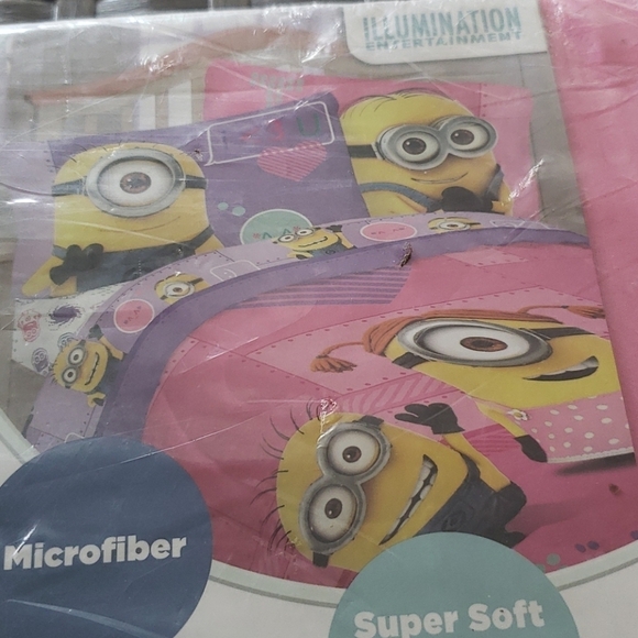 𝅺DESPICABLE Me Microfiber soft twin sheets set - Picture 2 of 2